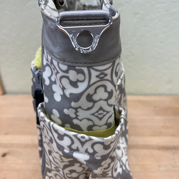 Petunia Pickle Bottom Diaper Bag Grey/White Lime Green - Picture 3 of 7